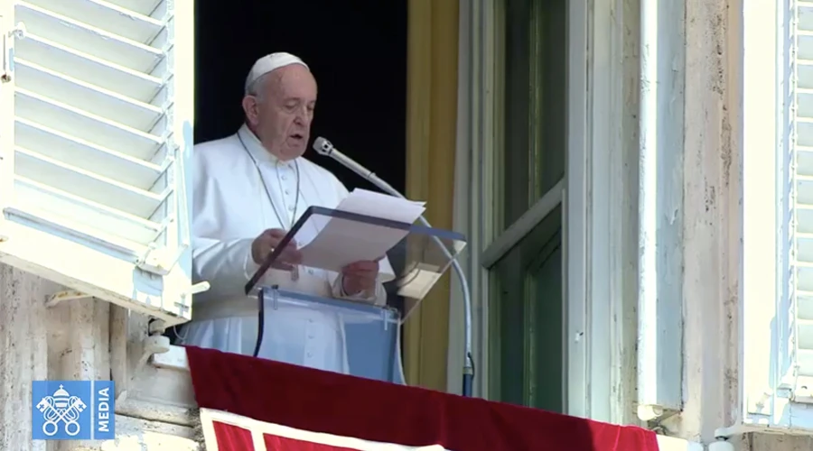 El Papa Francisco en el rezo del Ángelus. Foto: Captura YouTube?w=200&h=150