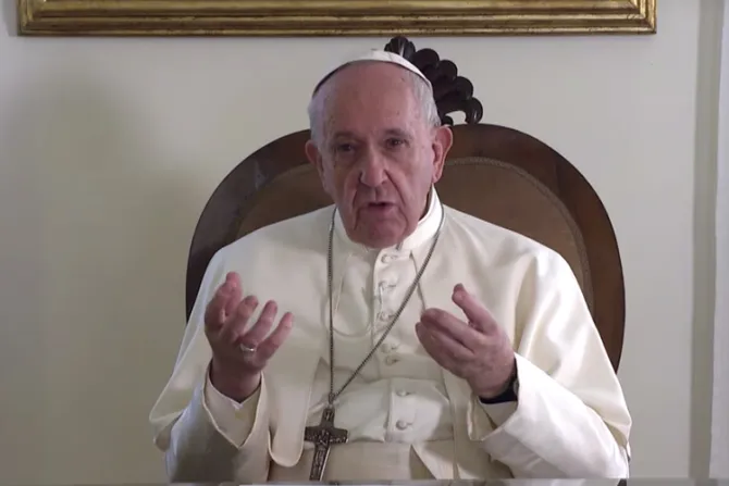 Papa Francisco pide colocar a la persona humana al centro de la política 