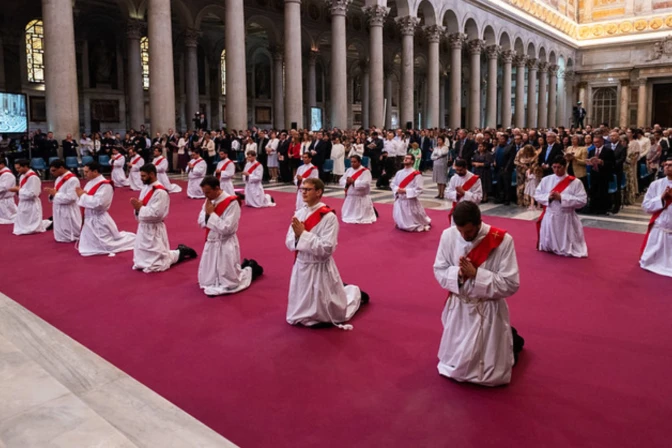 Ordenan en Roma a 23 sacerdotes legionarios de Cristo