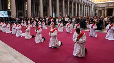 Ordenan en Roma a 23 sacerdotes legionarios de Cristo