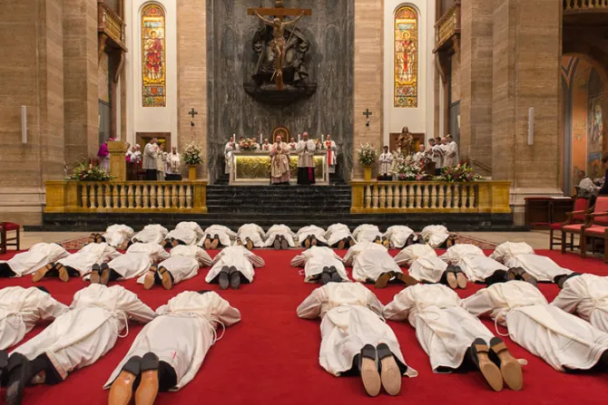 Ordenan en Roma 31 diáconos del Opus Dei provenientes de 16 países