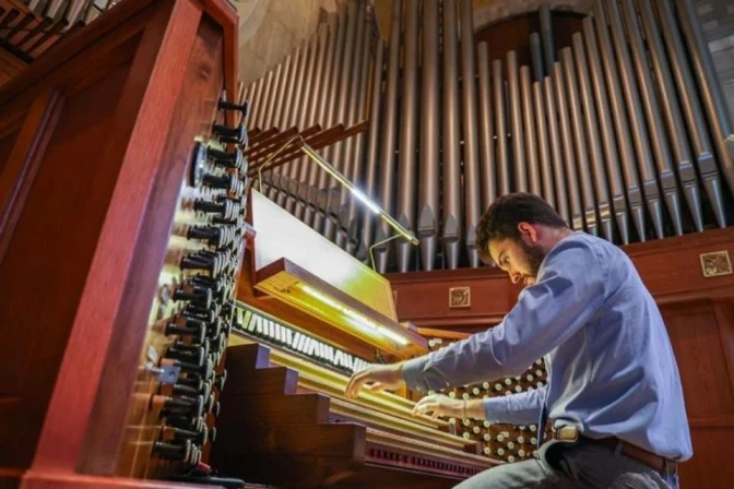 DC, Ciclo de órgano