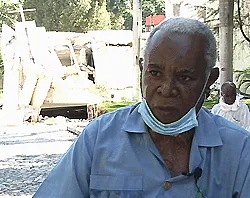 P. Augustin Almy en medio de los escombros del seminario en Puerto Príncipe?w=200&h=150