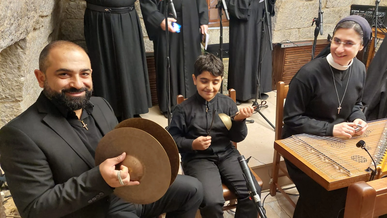 Raymond y su hijo Charbel. Crédito: Elias Turk - AIGAV pool