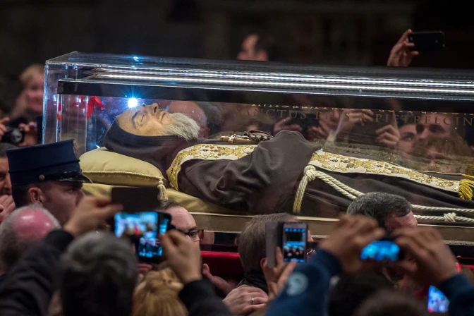 reliquias del Padre Pío de Pietrelcina