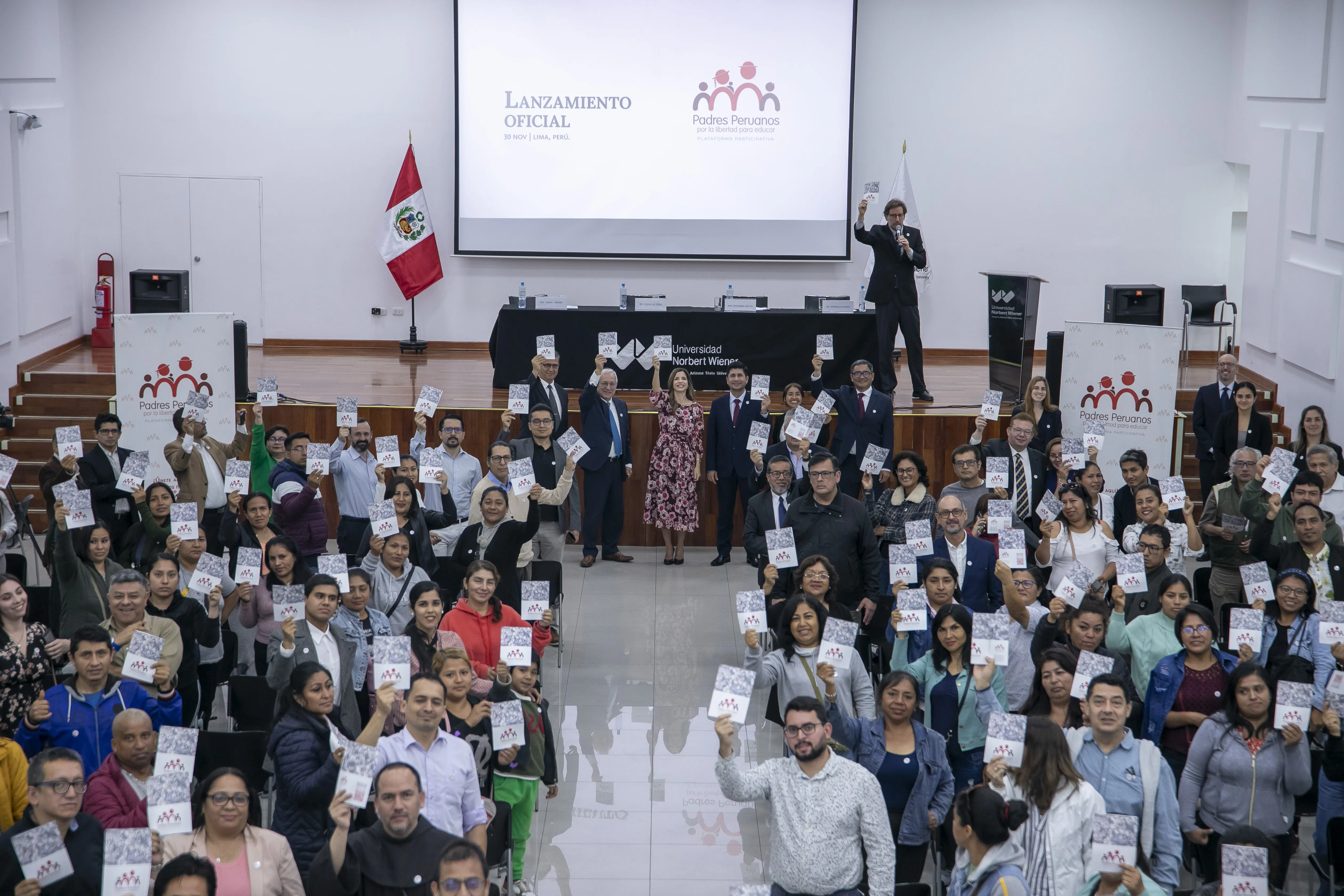 Lanzamiento de la plataforma Padres Peruanos en la Universidad Norbert Wiener, el 30 de noviembre de 2023.?w=200&h=150