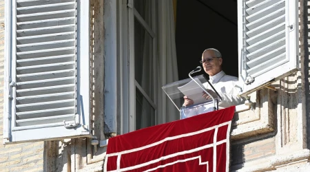 El Papa reza el ángelus