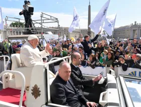 El Papa Francisco propone la “cultura del abrazo” para lograr un futuro de paz