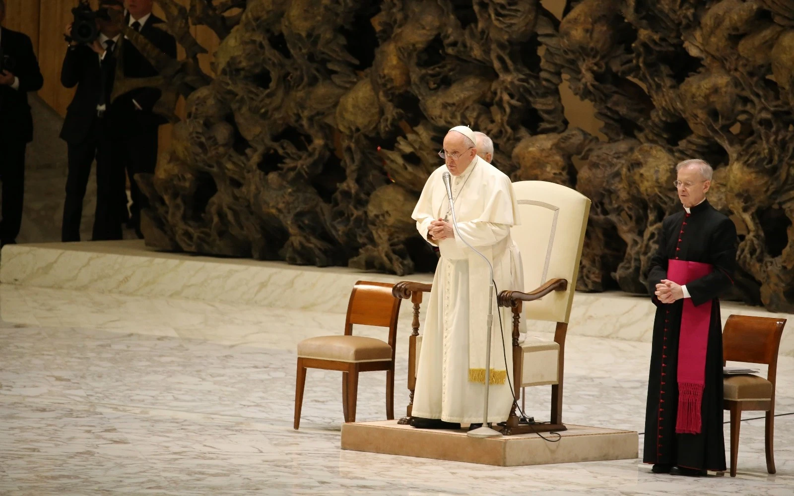 Papa Francisco anuncia segunda parte da encíclica verde - CNN