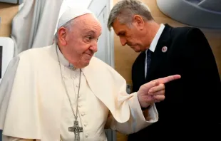 El Papa responde a las preguntas de la prensa abordo del vuelo de regreso de Mongolia a Roma Crédito: Vatican Media