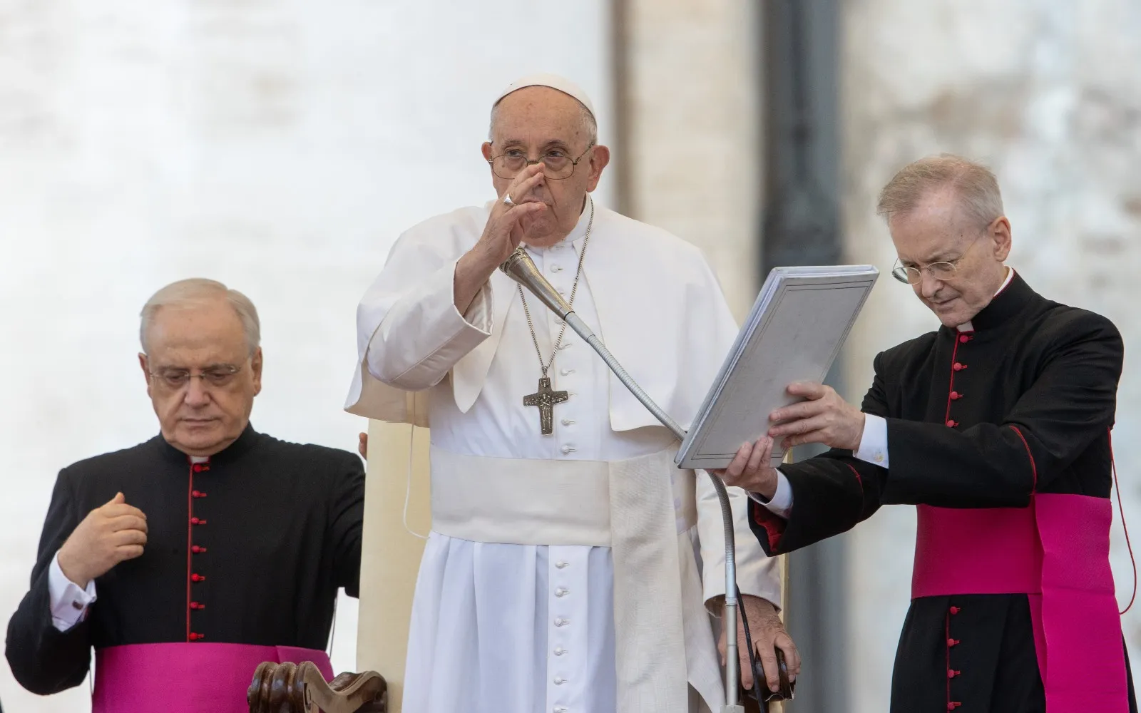 El Papa Francisco bendice a los fieles presentes en la Audiencia General de este 25 de octubre?w=200&h=150