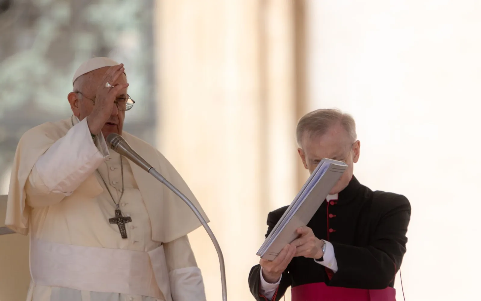 El Papa Francisco imparte la bendición en la Plaza de San Pedro.?w=200&h=150