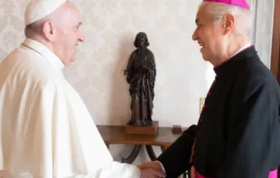 El Papa Francisco y Mons. Rogelio Cabrera Crédito: Vatican Media - Twitter Mons. Rogelio Cabrera