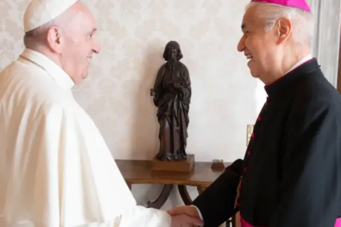 El Papa Francisco y Mons. Rogelio Cabrera