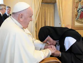 El Papa Francisco aconseja a Carmelitas Descalzas abandonarse en Dios y evitar “cálculos humanos”