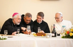 El Papa León XIV junto a sus hermanos agustinos en el almuerzo del 1 de junio Crédito: Fundación Agustiniana en el mundo/ osafund.org