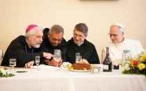 El Papa León XIV junto a sus hermanos agustinos en el almuerzo del 1 de junio