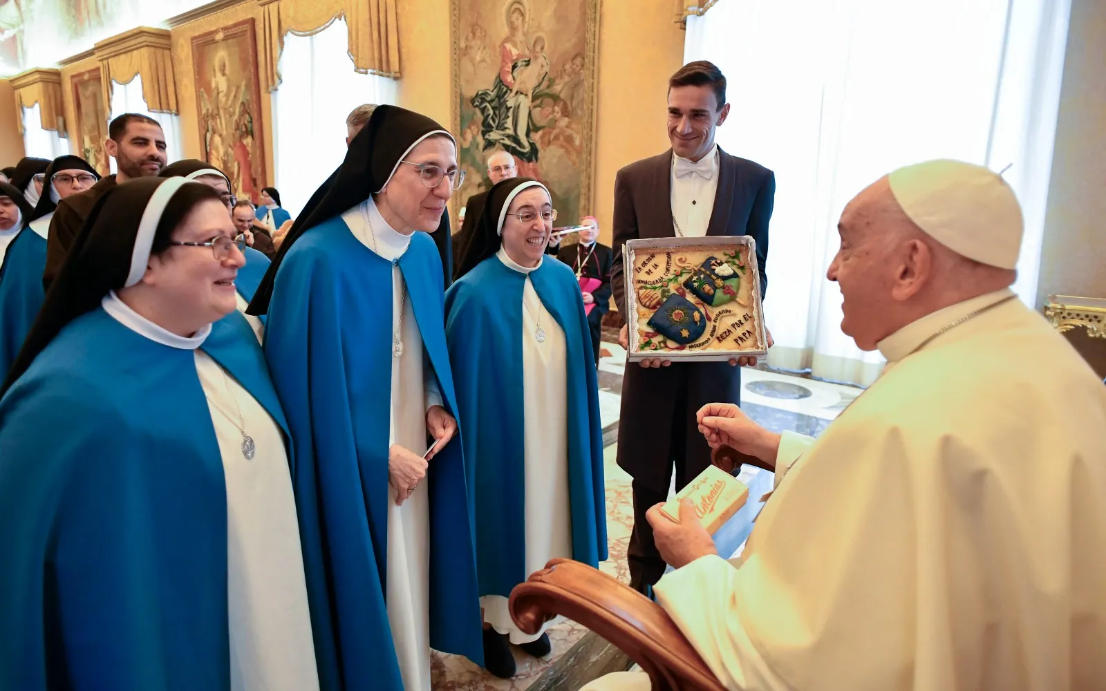 Imagen del Papa Francisco con miembros de la Pontificia Academia Mariana Internacional?w=200&h=150