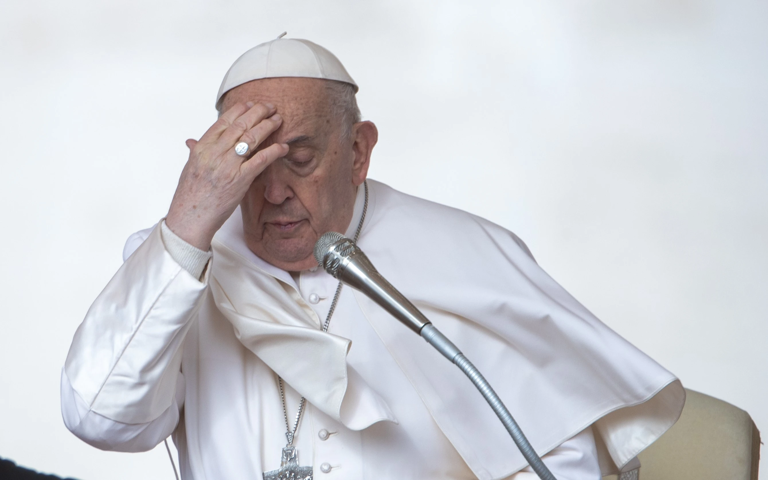 El Papa Francisco hace la señal de la Cruz.?w=200&h=150