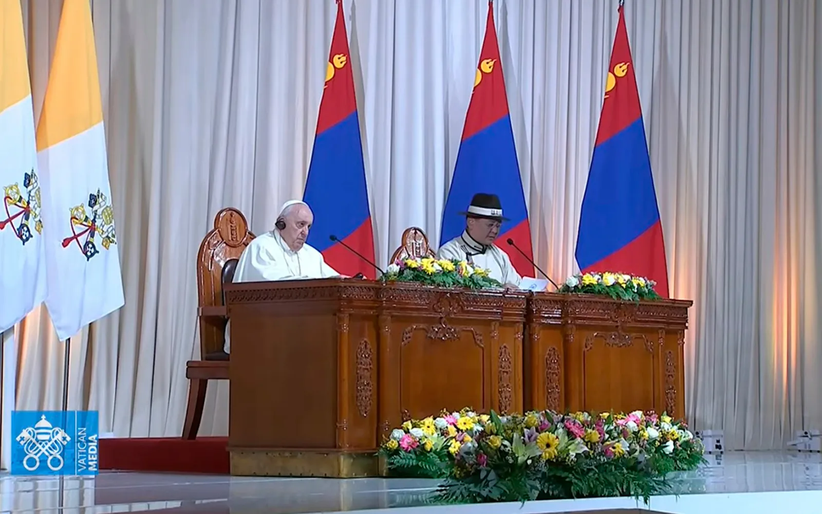 El Papa Francisco junto al Presidente de Mongolia en el Palacio de Gobierno?w=200&h=150