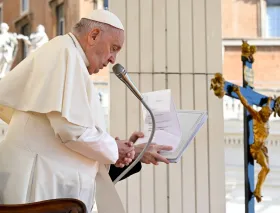 Conmoción del Papa Francisco al recordar a los prisioneros y torturados en la guerra