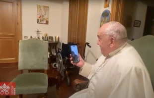 Video llamada del Papa Francisco con la única parroquia católica de Gaza Crédito: Captura de Youtube