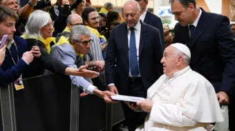El Papa Francisco recibió en audiencia hoy a las Asociaciones cristianas de trabajadores italianos en el Vaticano.