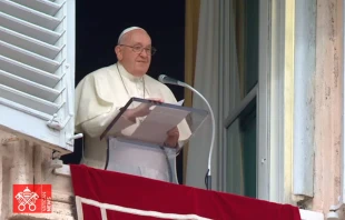 El Papa Francisco en el ángelus de este domingo en el Vaticano. Crédito: Vatican Media