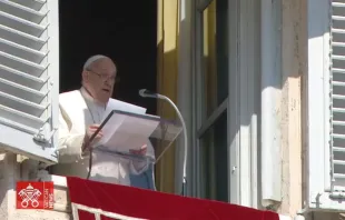 El Papa Francisco en el rezo del Ángelus, este primer Domingo de la Cuaresma 2024. Crédito: Captura de video / Vatican Media.