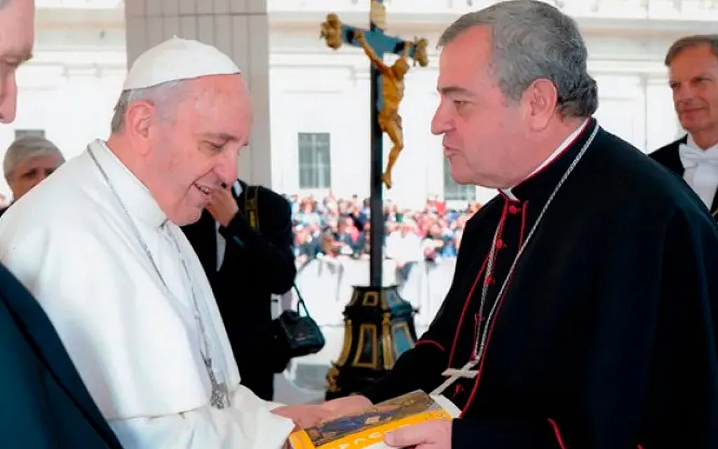 El Papa Francisco con Mons. José Antonio Eguren?w=200&h=150