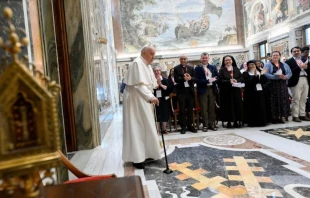 El Papa Francisco recibió a los participantes del congreso “Reparar lo irreparable”, que se realiza con ocasión de los 350 años de las apariciones del Sagrado Corazón de Jesús a la religiosa Santa Margarita Alacoque Crédito: Vatican Media.