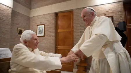 El Papa Francisco y Benedicto XVI en el Vaticano 01042024