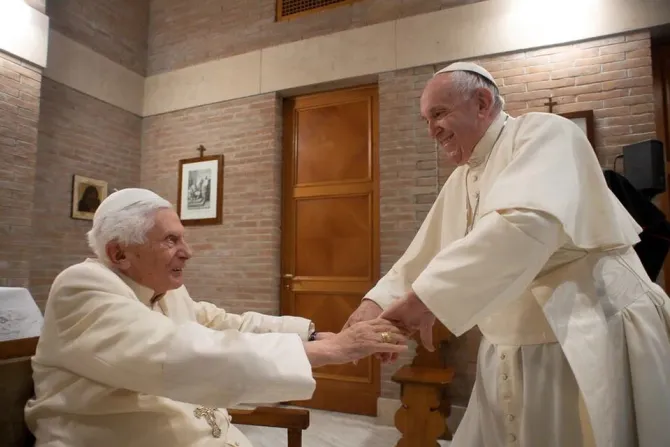 El Papa Francisco y Benedicto XVI en el Vaticano 01042024