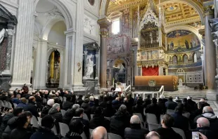 Papa Francisco en encuentro privado con el clero de Roma, este 13 de enero. Crédito: Vatican Media.