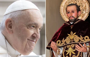El Papa Francisco y una imagen de San Juan Macías. Crédito 1: Daniel Ibáñez/EWTN News. Crédito 2: Garciadelosbarros (CC BY-SA 4.0)