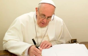 El Papa Francisco escribe una carta a los 21 nuevos cardenales. Crédito: Vatican Media