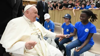 El Papa Francisco esta mañana con los jóvenes de la red nacional de “Escuelas para la Paz”