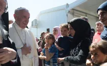El Papa Francisco en la isla de Lesbos en Grecia, en 2016
