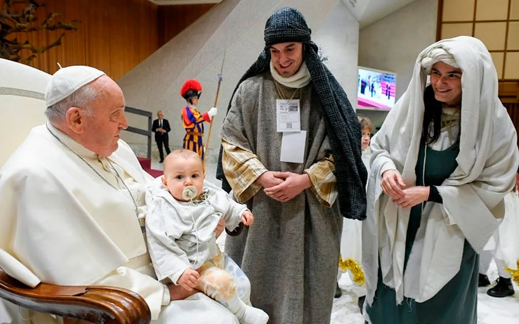 El Papa Francisco con intérpretes del nacimiento vivo en la Basílica de Santa María la Mayor.?w=200&h=150