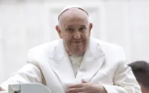 El Papa Francisco envía mensaje por Ramadán musulmán en el que rechaza la guerra y pide trabajar por la paz.