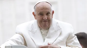 El Papa Francisco envía mensaje por Ramadán musulmán en el que rechaza la guerra y pide trabajar por la paz.