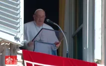 El Papa Francisco en el rezo del Regina Caeli en el Vaticano hoy, Domingo de la Divina Misericordia
