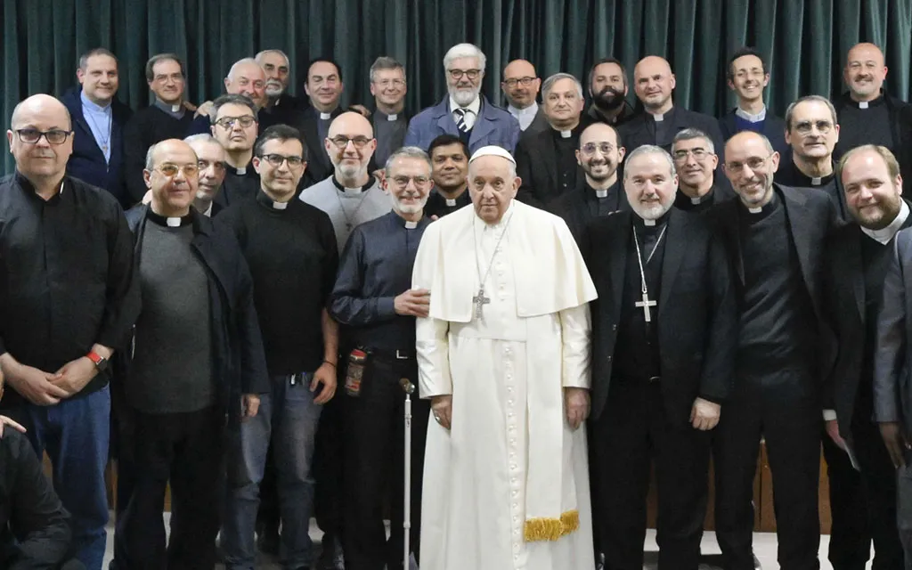 El Papa Francisco visita a 35 sacerdotes de las periferias de Roma.?w=200&h=150