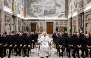 El Papa Francisco con la comunidad del Almo Collegio Capranica de Roma. Crédito: Vatican Media.