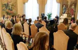 Papa Francisco en audiencia con la delegación de la Sociedad de Publicistas Católicos de Alemania, este 4 de enero. Crédito: Vatican Media.