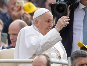 Papa Francisco reconoce el martirio de un padre de 11 hijos y el milagro de una próxima santa