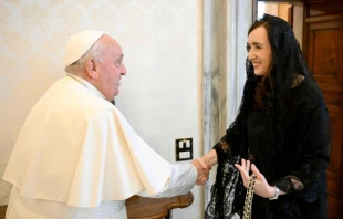 El Papa Francisco recibió a Victoria Villarruel Crédito: Vatican Media