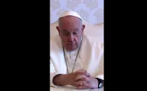 El Papa Francisco en el video animando a rezar por la paz.