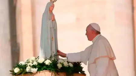 El Papa Francisco y la Virgen de Fátima.