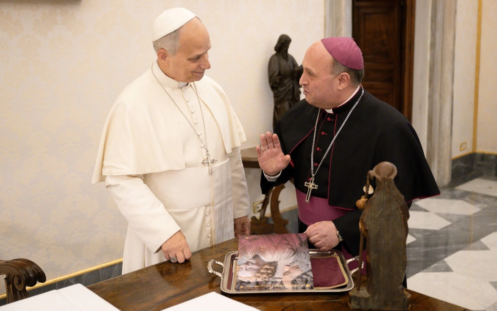 Mons. Francisco José Prieto junto al Papa León XIV.?w=200&h=150